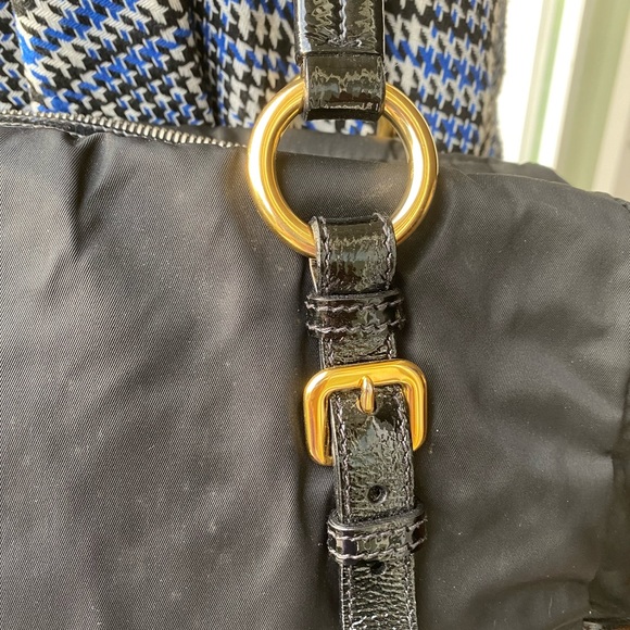 Vintage Prada Nylon shoulder bag with good condition. Look at photos - Picture 12 of 15